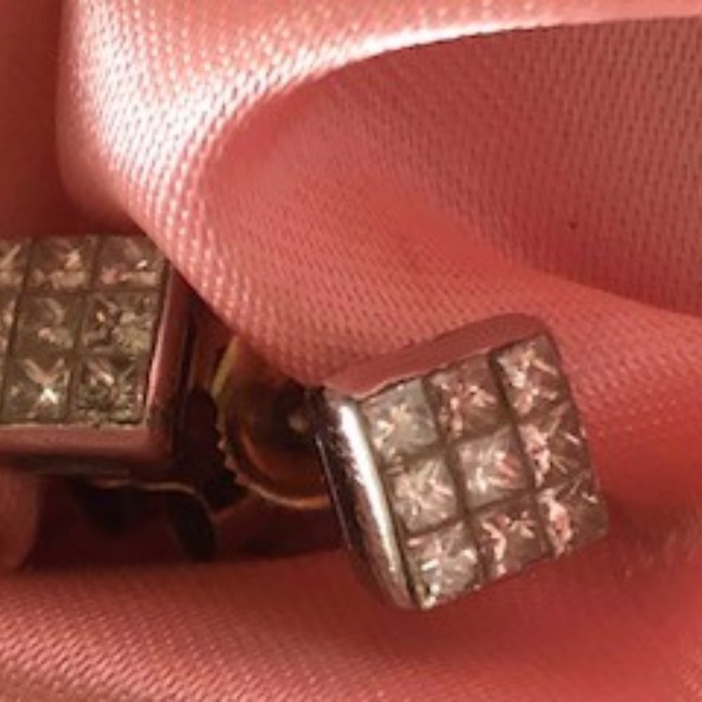 WHITE GOLD PRINCESS CUT DIAMOND EARRINGS - Picture 4 of 6